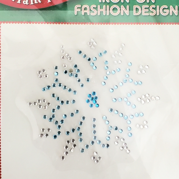 🎄🎁Snowflake Gem Iron on Glam it up! - Picture 1 of 4